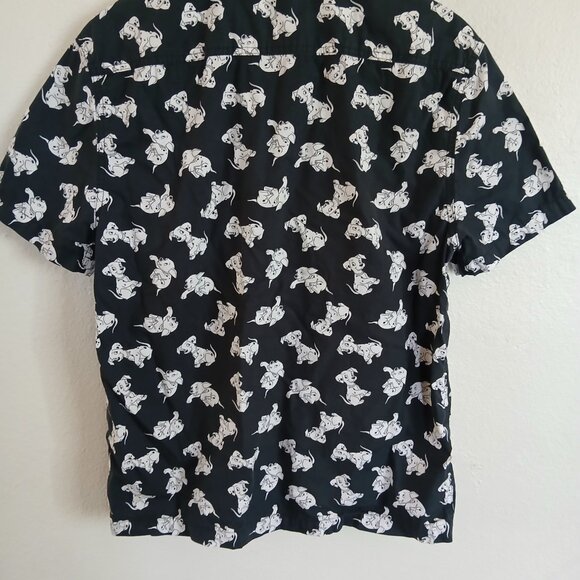 Disney 101 Dalmatians Men's black shirt.  Size M Allover Print. - Picture 4 of 4